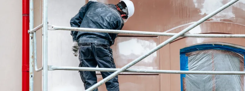 Andaime Fachadeiro ou Plataforma: Qual escolher para sua obra? | Casa do Construtor - Aluguel de equipamentos