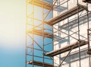 4 dicas para não ter problemas com o aluguel de andaimes | Casa do Construtor - Aluguel de equipamentos