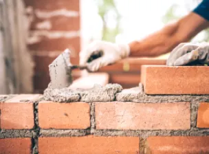 Paredes de alvenaria firmes e alinhadas | Casa do Construtor - Aluguel de equipamentos